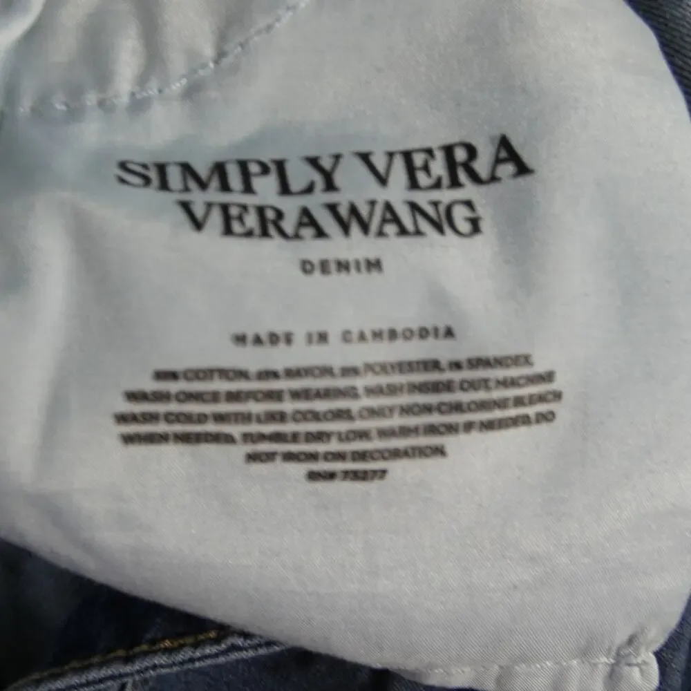 Simply Vera VERAWANG Women's  Denim Mid Rise Shorts Size 12 Casual - Picture 8 of 8